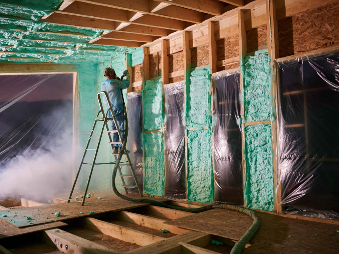 Why DFW Homeowners Can't Afford to Ignore Spray Foam vs. Fiberglass