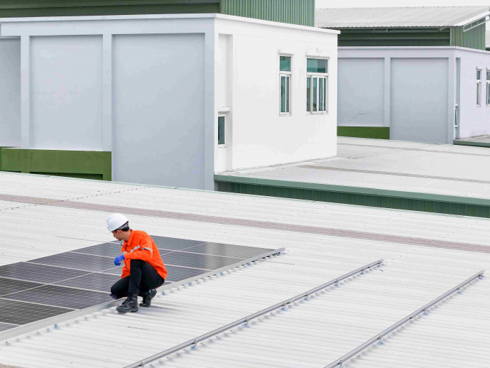Commercial Cool Roof Retrofits: Minimizing Business Disruption in DFW
